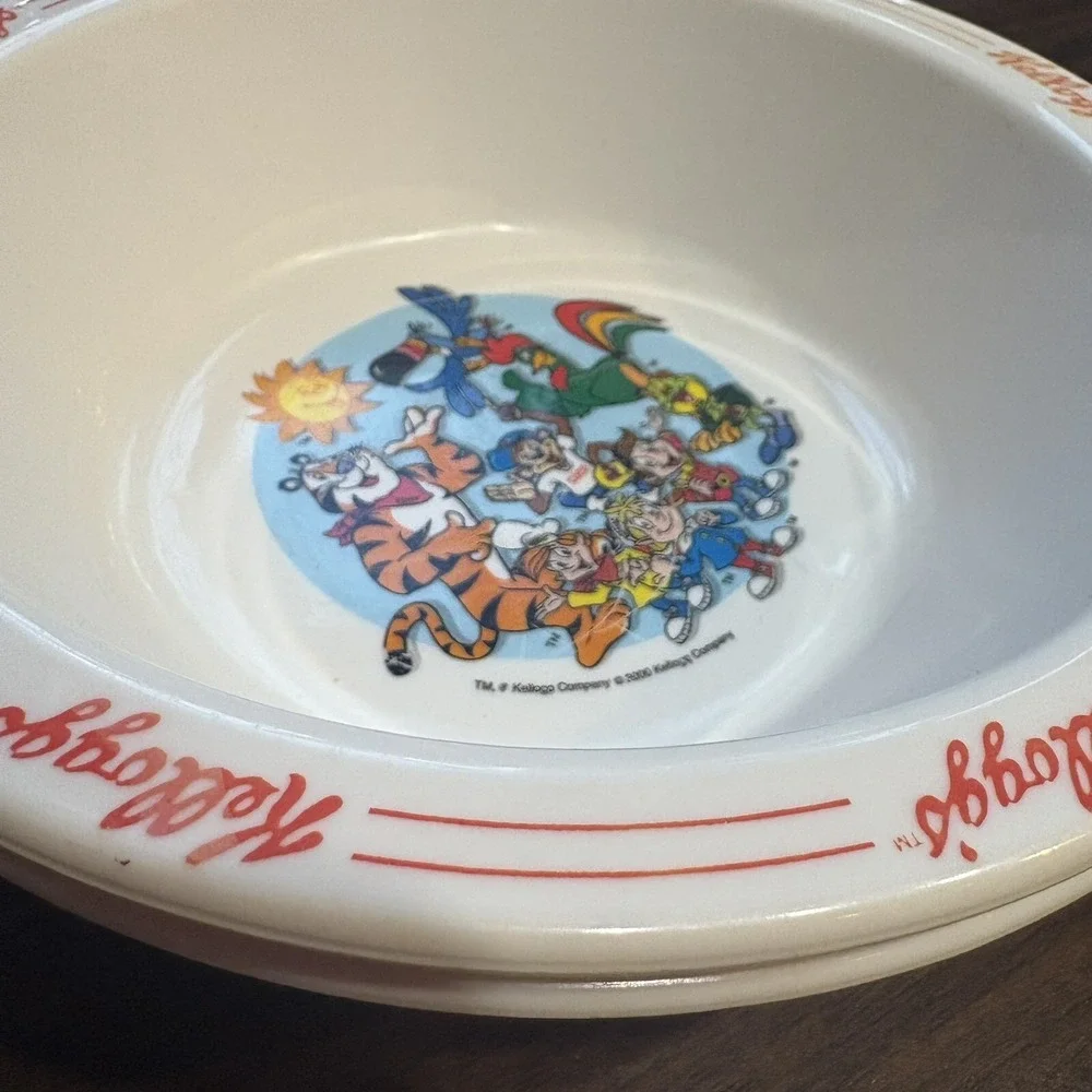 2 KELLOGG'S  CAST OF CHARACTERS TONY, SNAP, CRACKLE, POP ETC.  CEREAL BOWLS 2000